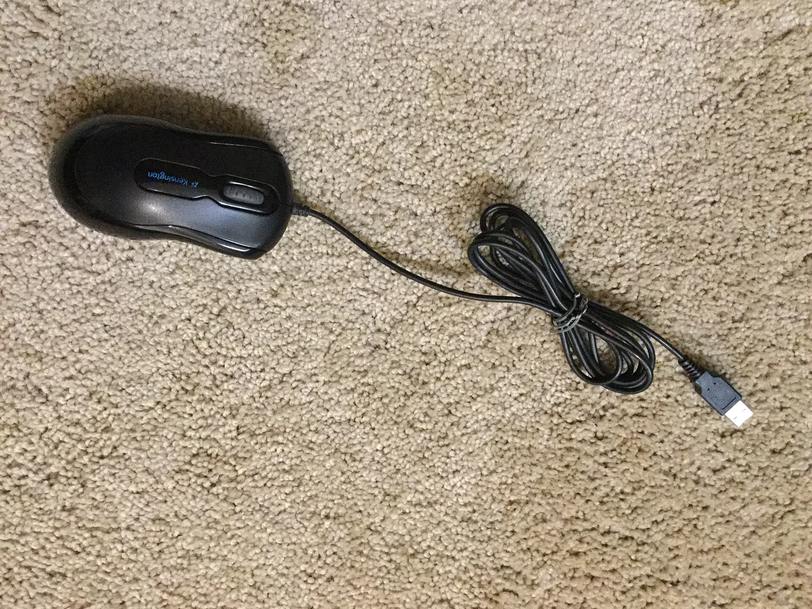A wired computer mouse